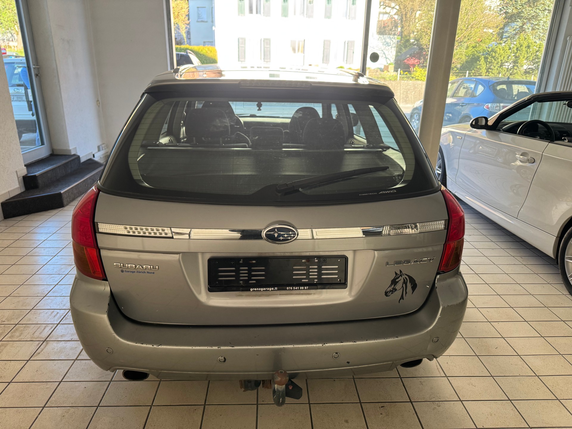 SUBARU Legacy 2.0R AWD Swiss-image-5