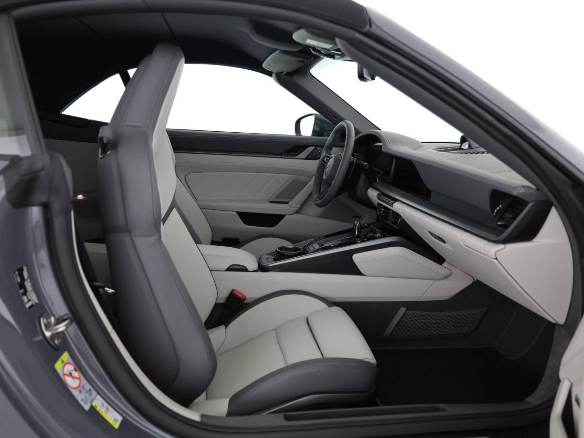 PORSCHE 911 Carrera 4S Cabriolet-image-17