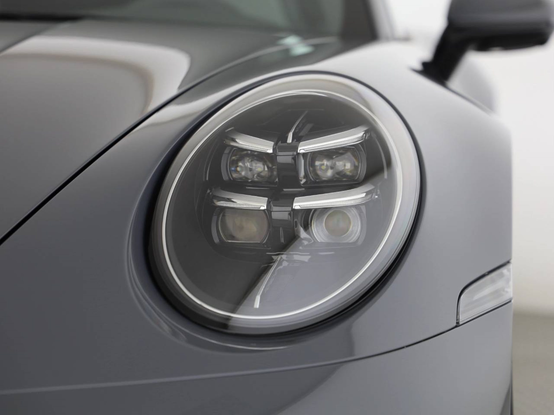 PORSCHE 911 Carrera 4S Cabriolet-image-10