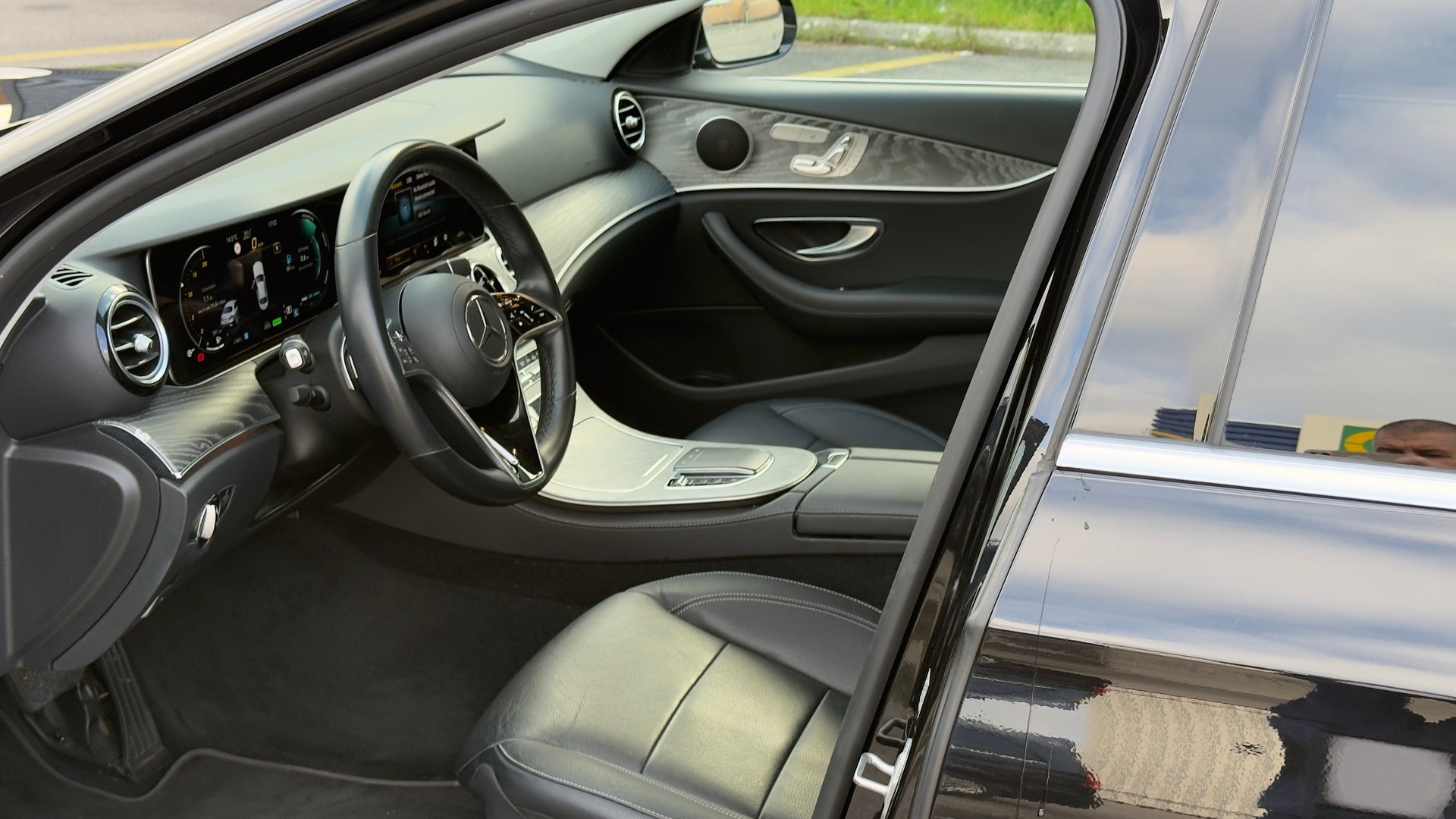 MERCEDES-BENZ E 200 4Matic Avantgarde 9G-Tronic-image-4