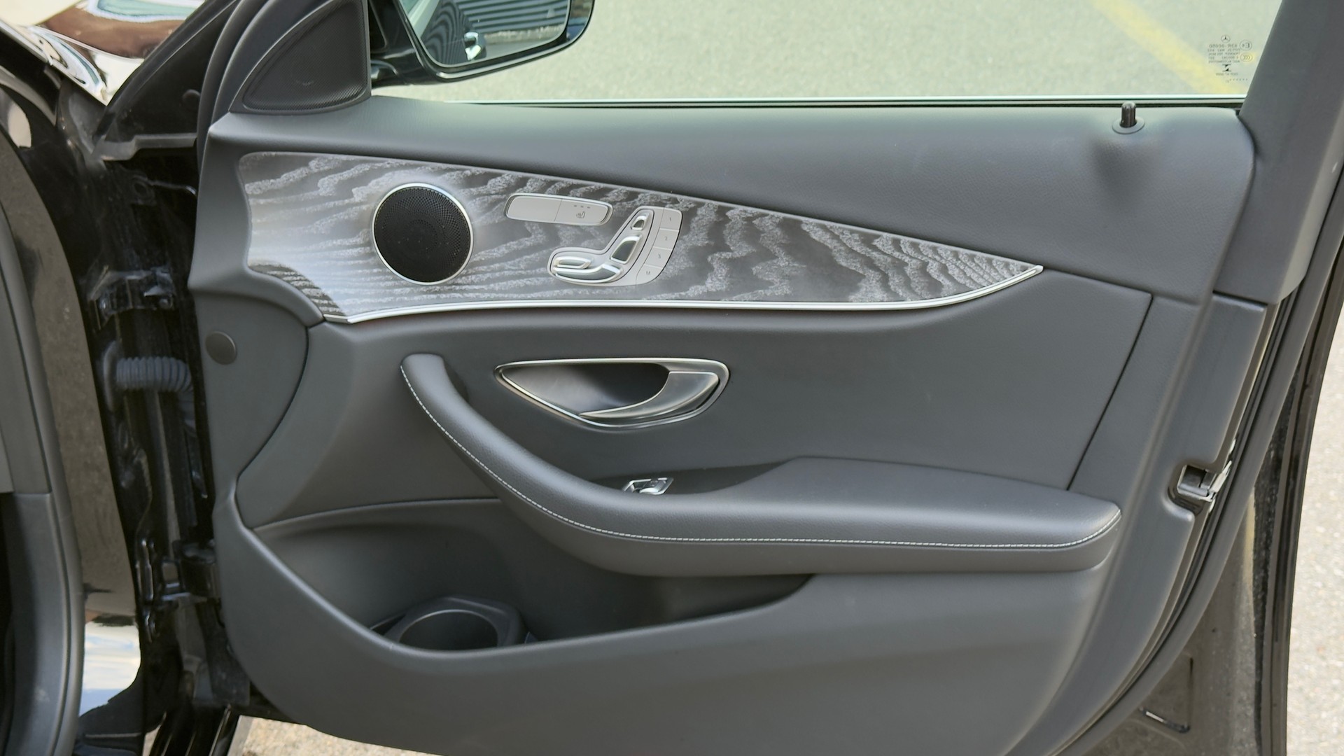 MERCEDES-BENZ E 200 4Matic Avantgarde 9G-Tronic-image-9