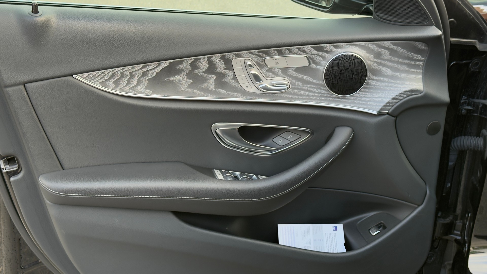 MERCEDES-BENZ E 200 4Matic Avantgarde 9G-Tronic-image-5