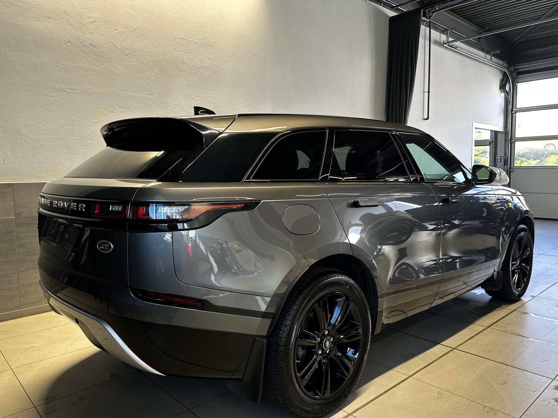 LAND ROVER Range Rover Velar P 250 Automatic-image-2