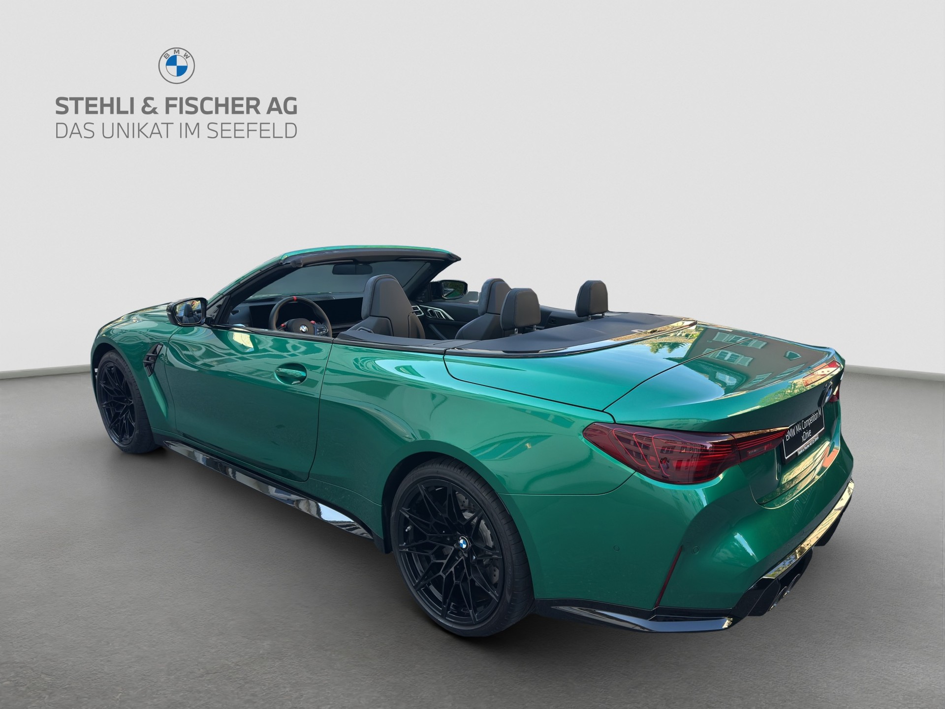 BMW M4 Cabrio Competition M xDrive-showroom-element-2