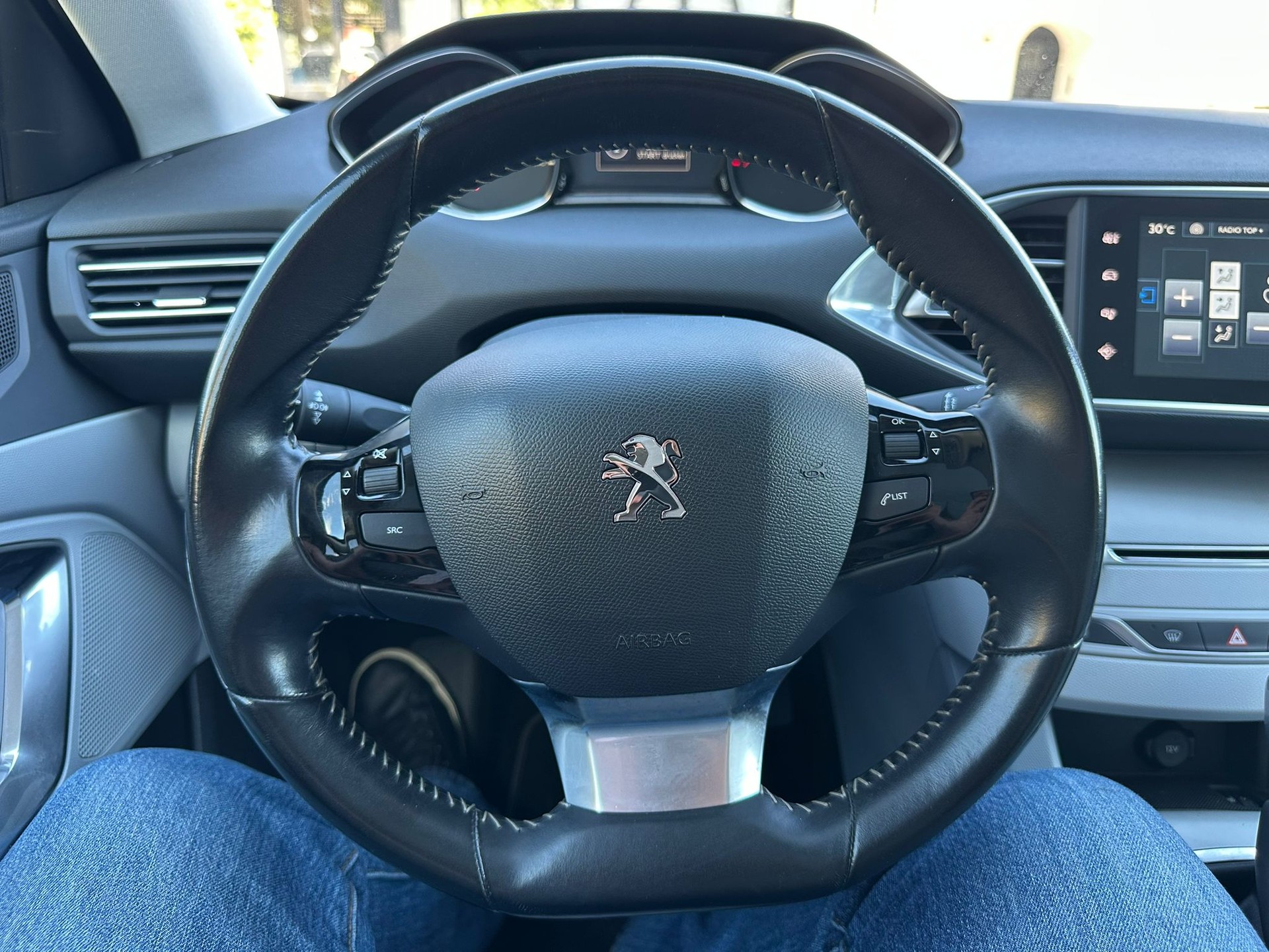 PEUGEOT 308 SW 1.2 THP Féline Automatic-image-9