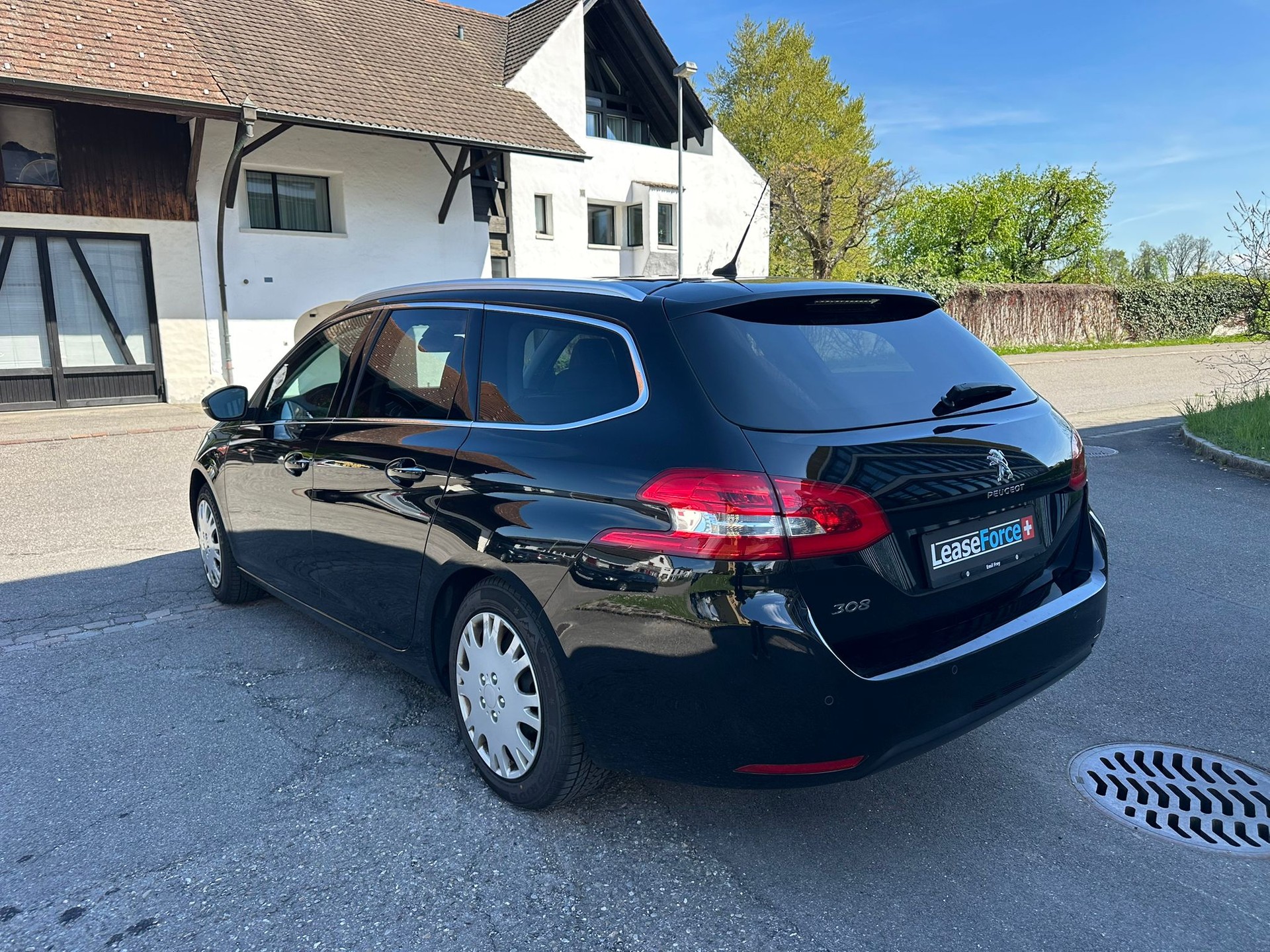 PEUGEOT 308 SW 1.2 THP Féline Automatic-image-12