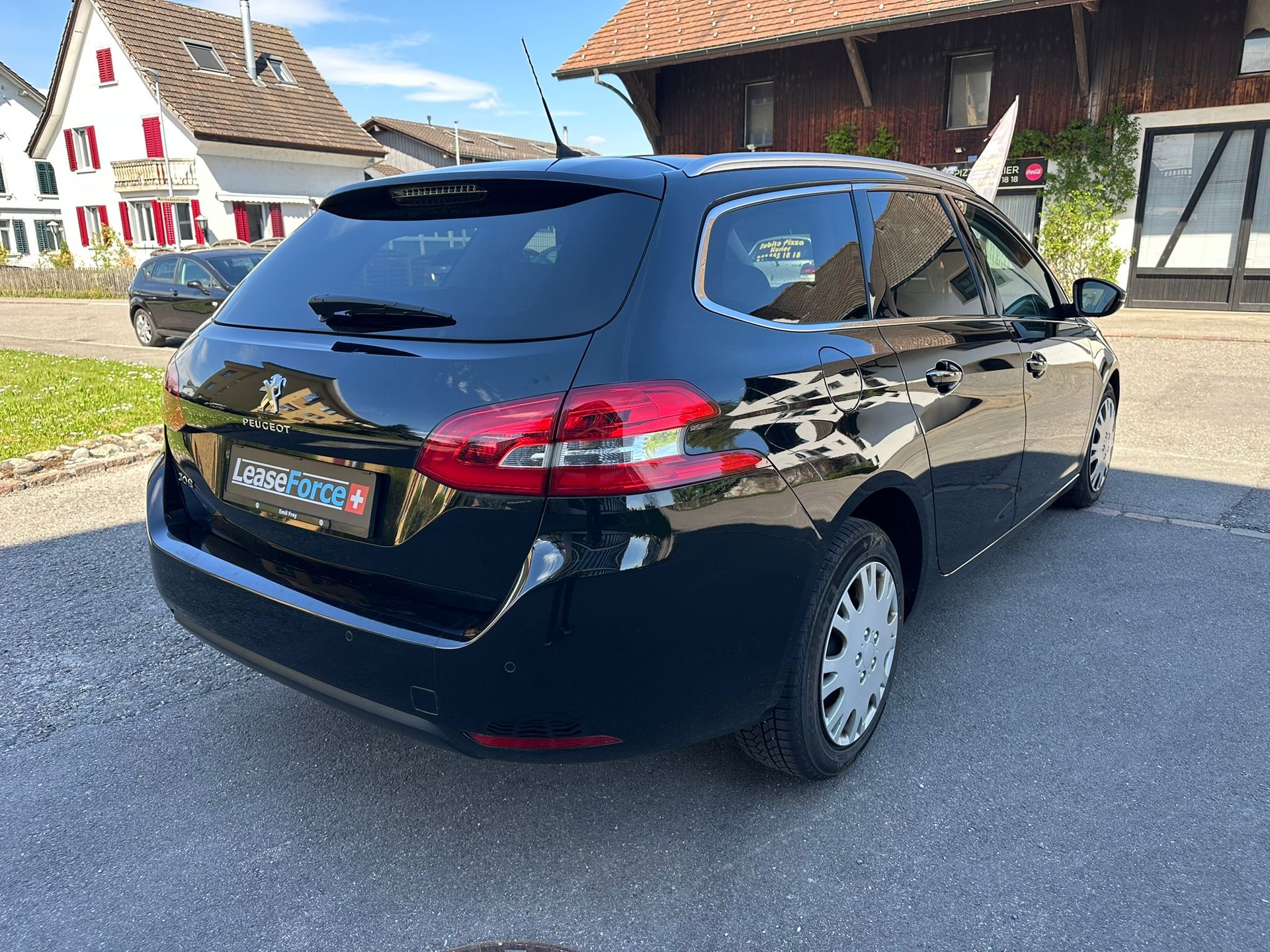 PEUGEOT 308 SW 1.2 THP Féline Automatic-image-13