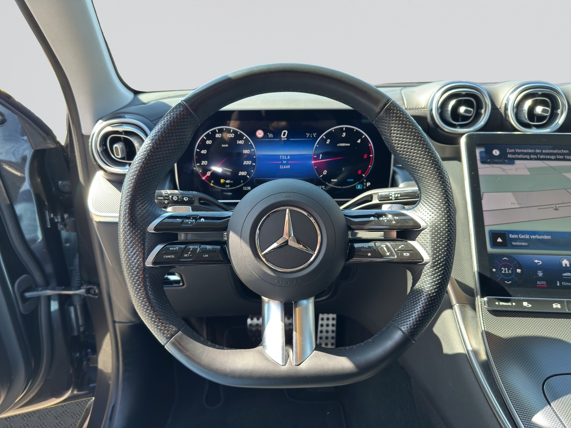 MERCEDES-BENZ GLC 220 d 4Matic AMG Night 9G-Tronic-image-9