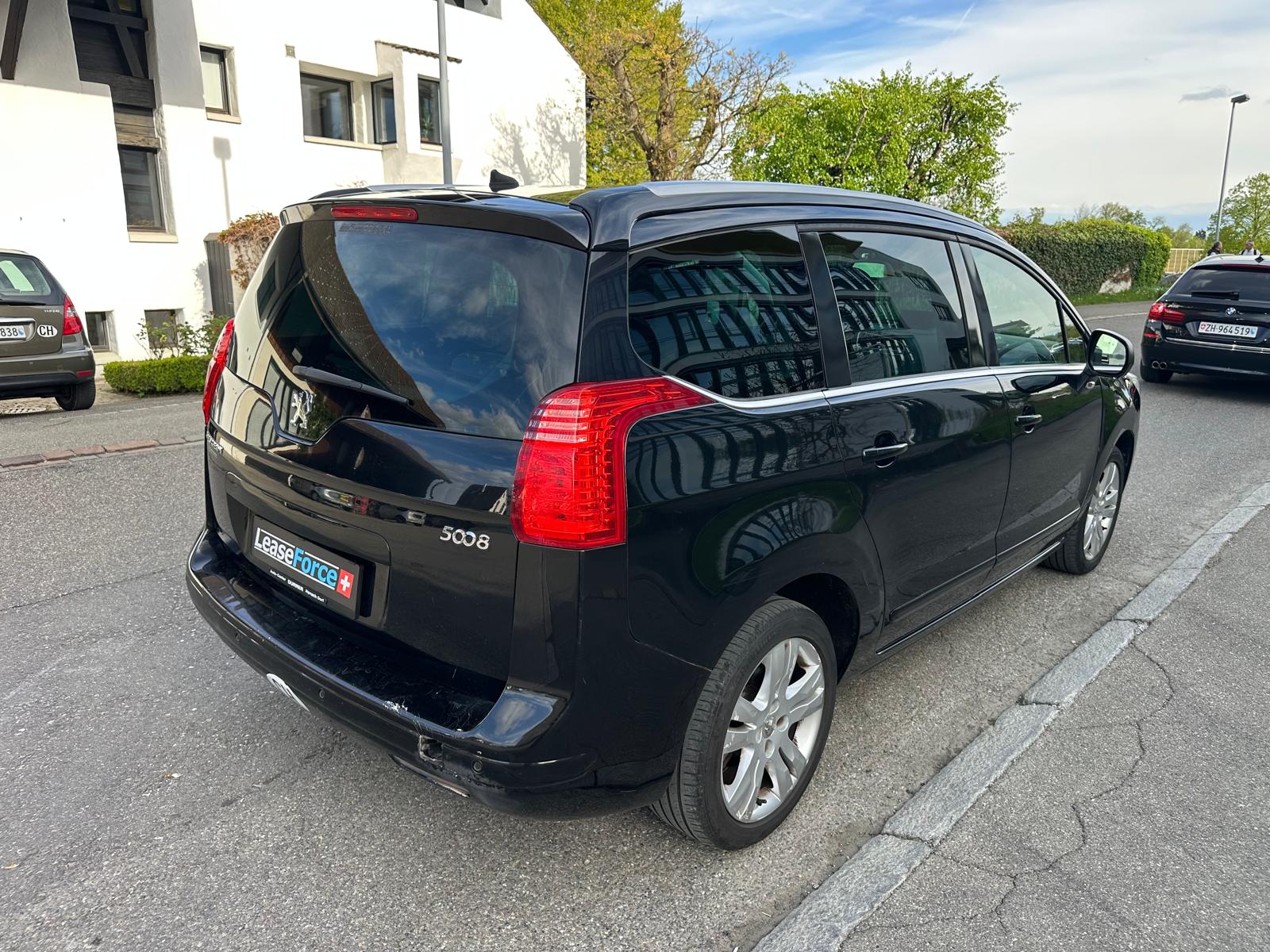 PEUGEOT 5008 1.6 16V T Sport Pack Automatic-image-12