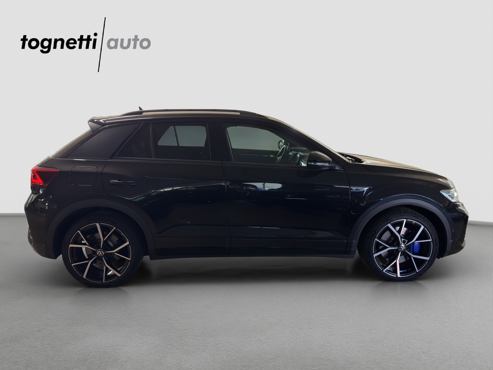 VW T-Roc 2.0 TSI R DSG 4Motion-image-2