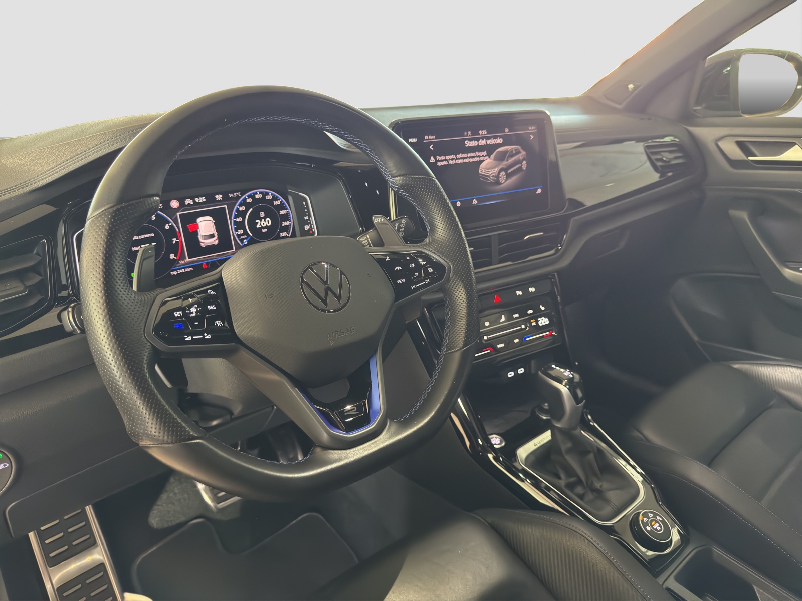 VW T-Roc 2.0 TSI R DSG 4Motion-image-6
