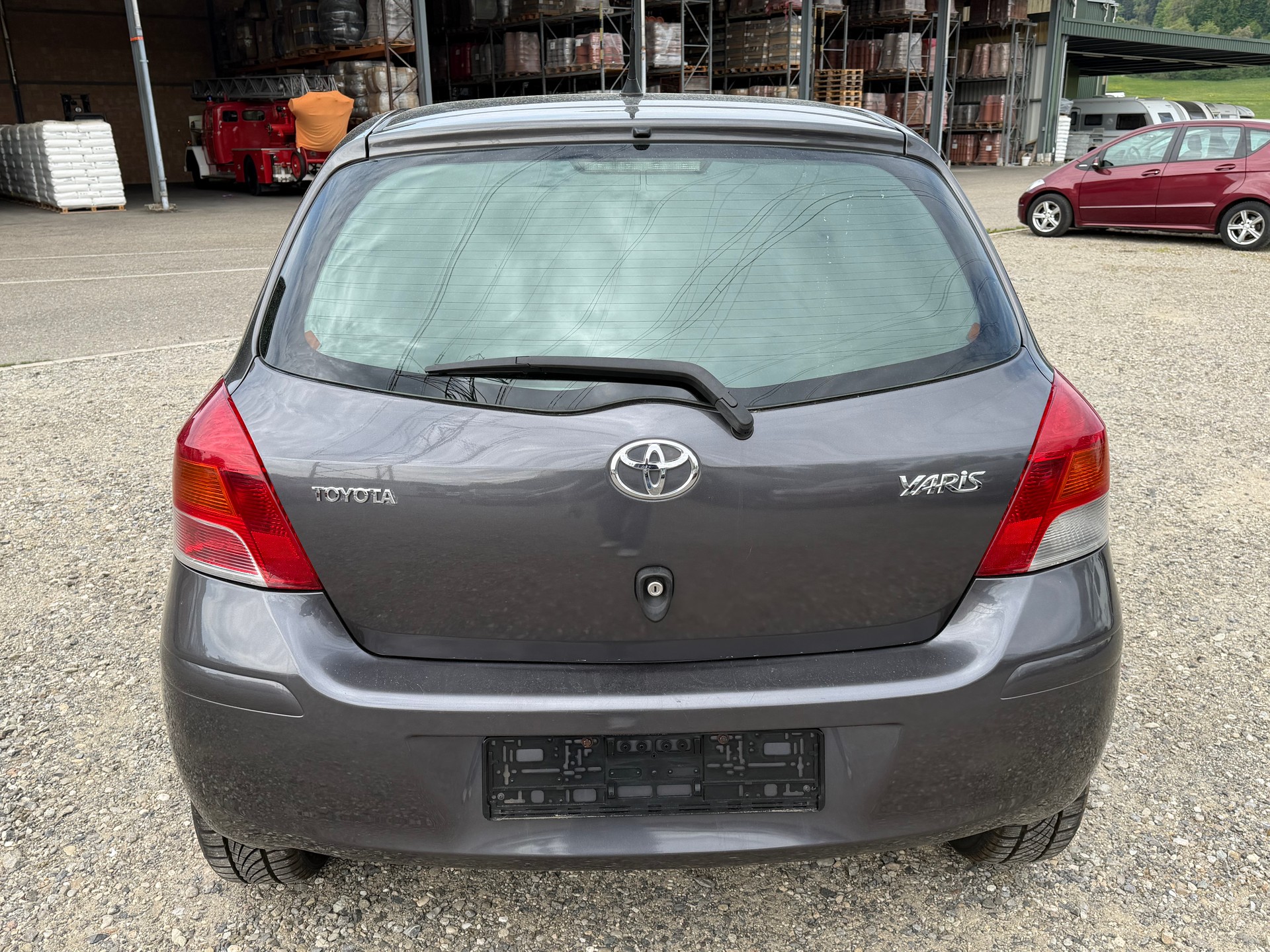 TOYOTA Yaris 1.0 Style-image-14