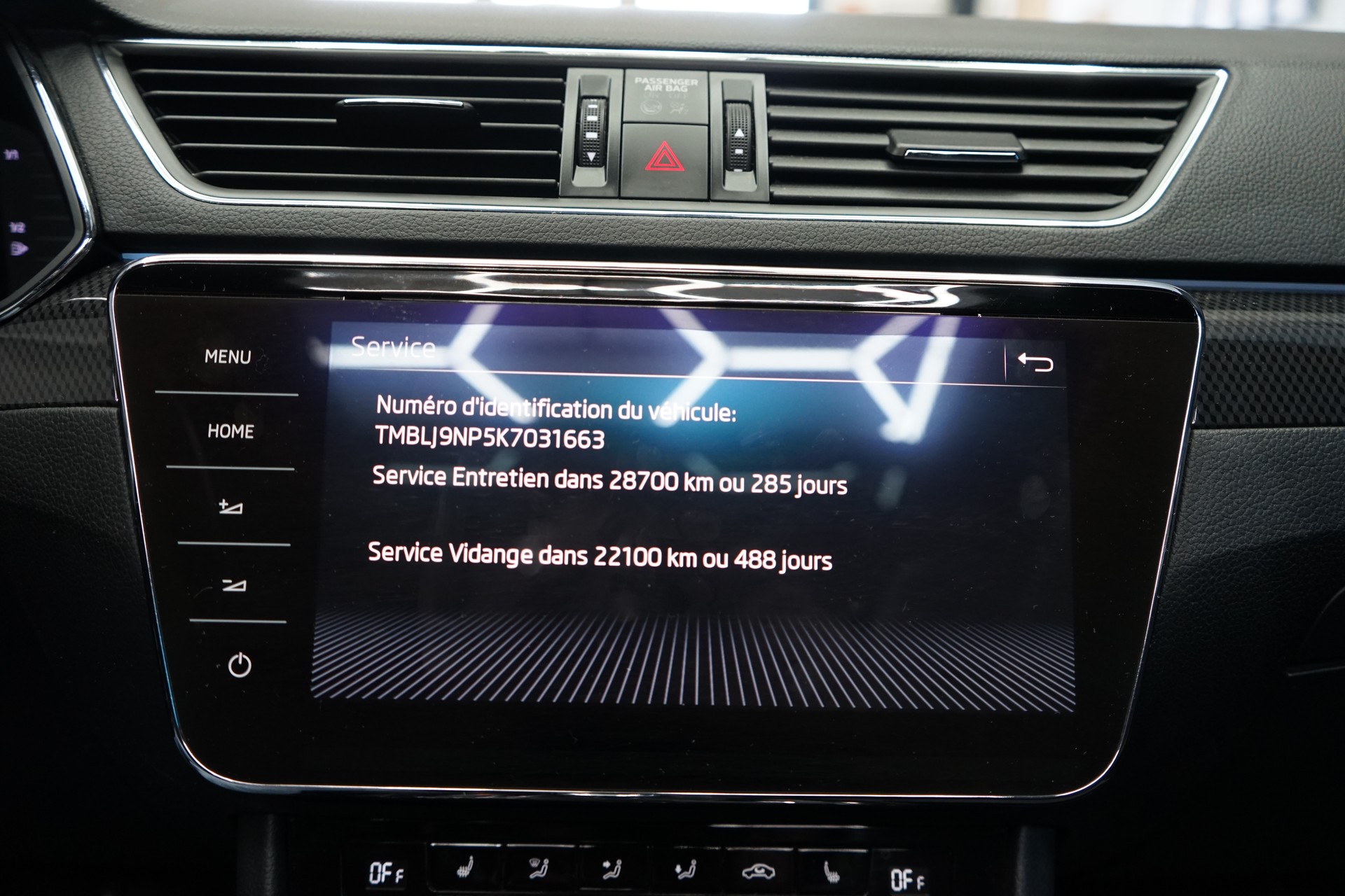 SKODA Superb Combi 2.0 TDi SportLine+ 4x4 DSG-image-17