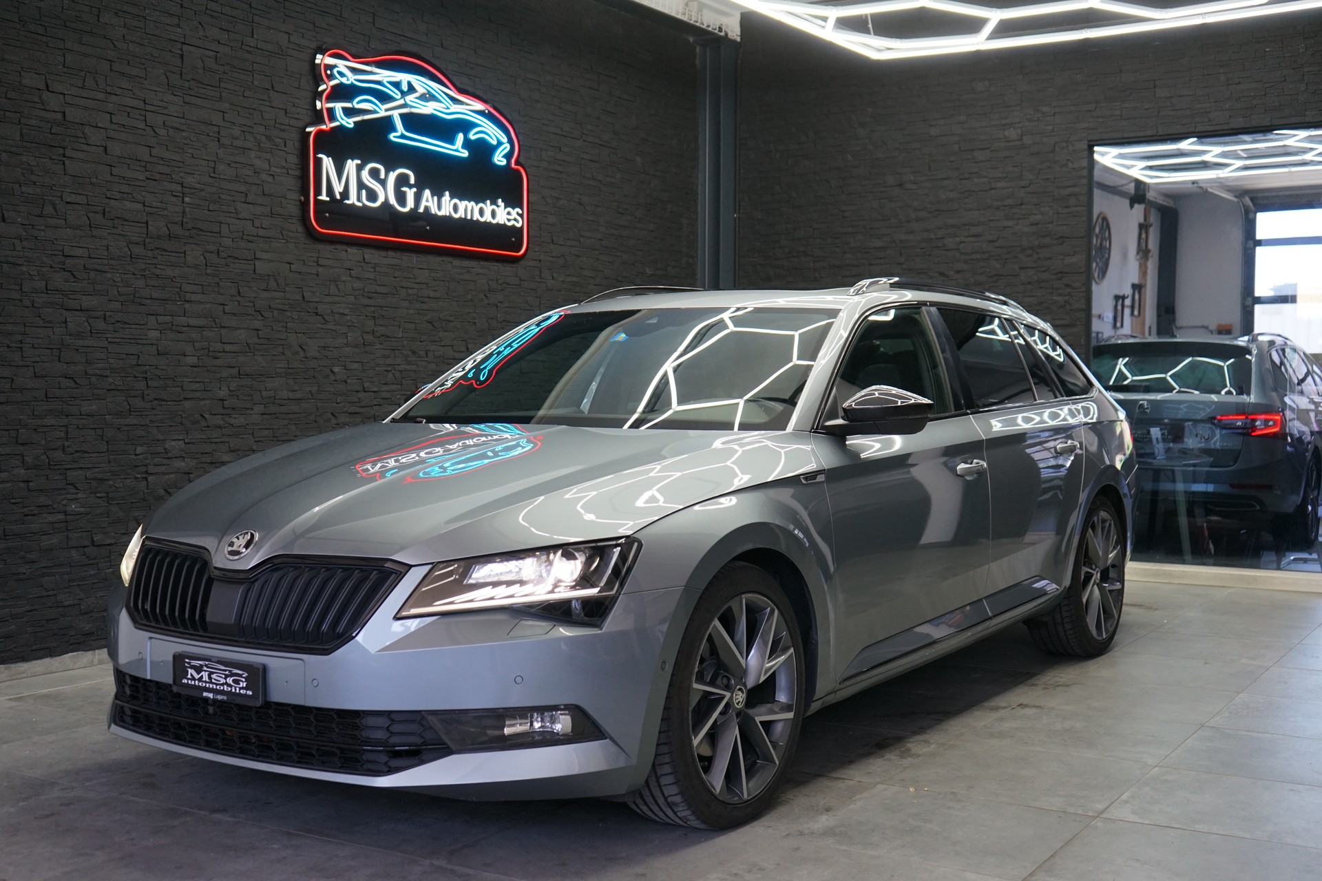 SKODA Superb Combi 2.0 TDi SportLine+ 4x4 DSG