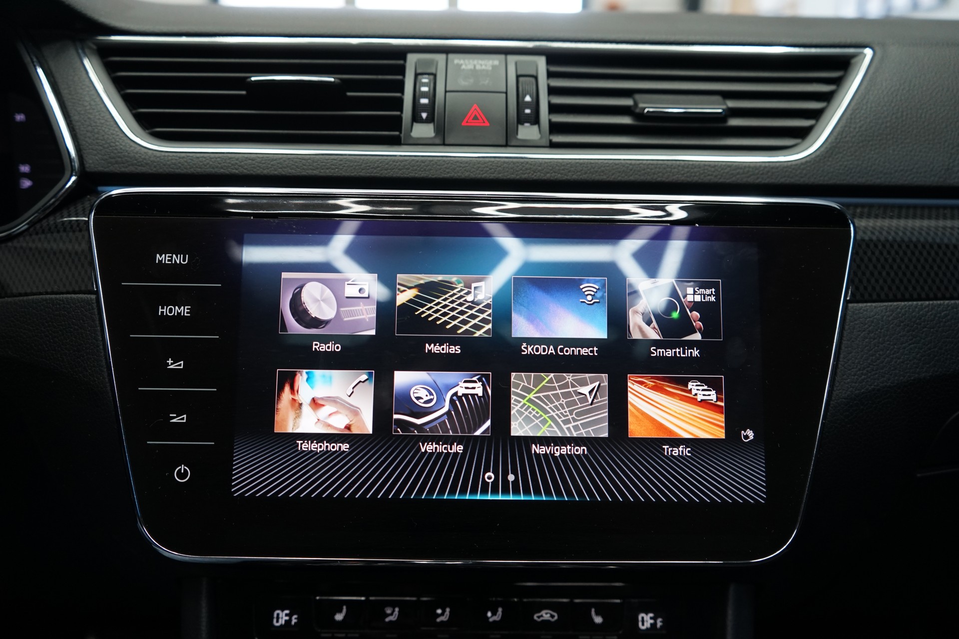SKODA Superb Combi 2.0 TDi SportLine+ 4x4 DSG-image-18