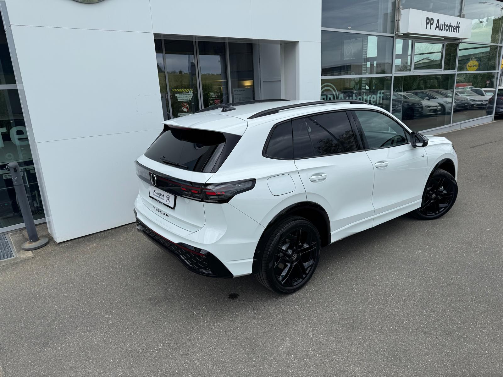 VW Tiguan 2.0 TSI DSG R-Line 4Motion-image-3