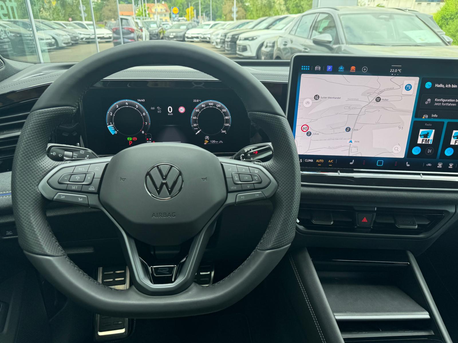 VW Tiguan 2.0 TSI DSG R-Line 4Motion-image-11
