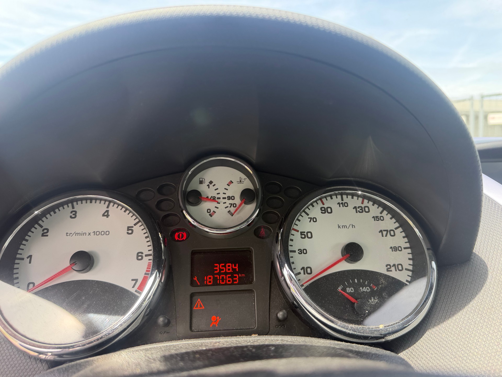 PEUGEOT 207 CC 1.6 16V Turbo Sport-image-6