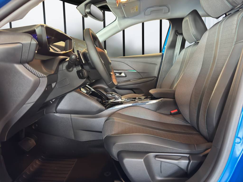 PEUGEOT 208 1.2 PureTech Allure Pack EAT8 //Pack drive assist plus/Sièges avant chauffants/GPS 3D/Dab+/Caméra recul-image-7
