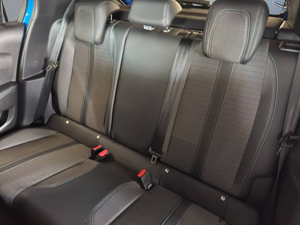 PEUGEOT 208 1.2 PureTech Allure Pack EAT8 //Pack drive assist plus/Sièges avant chauffants/GPS 3D/Dab+/Caméra recul-image-8