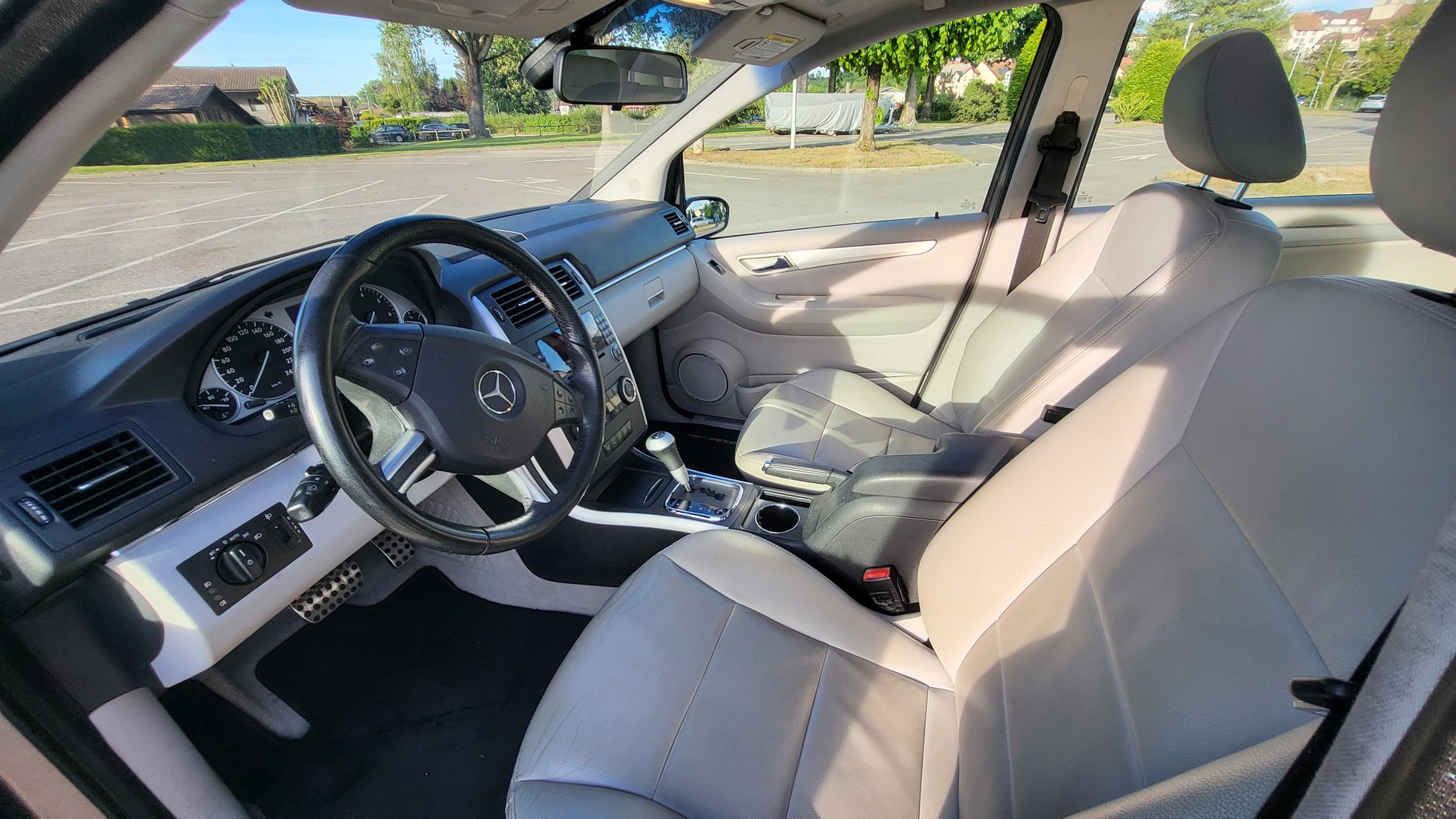 MERCEDES-BENZ B 200 Turbo-image-4