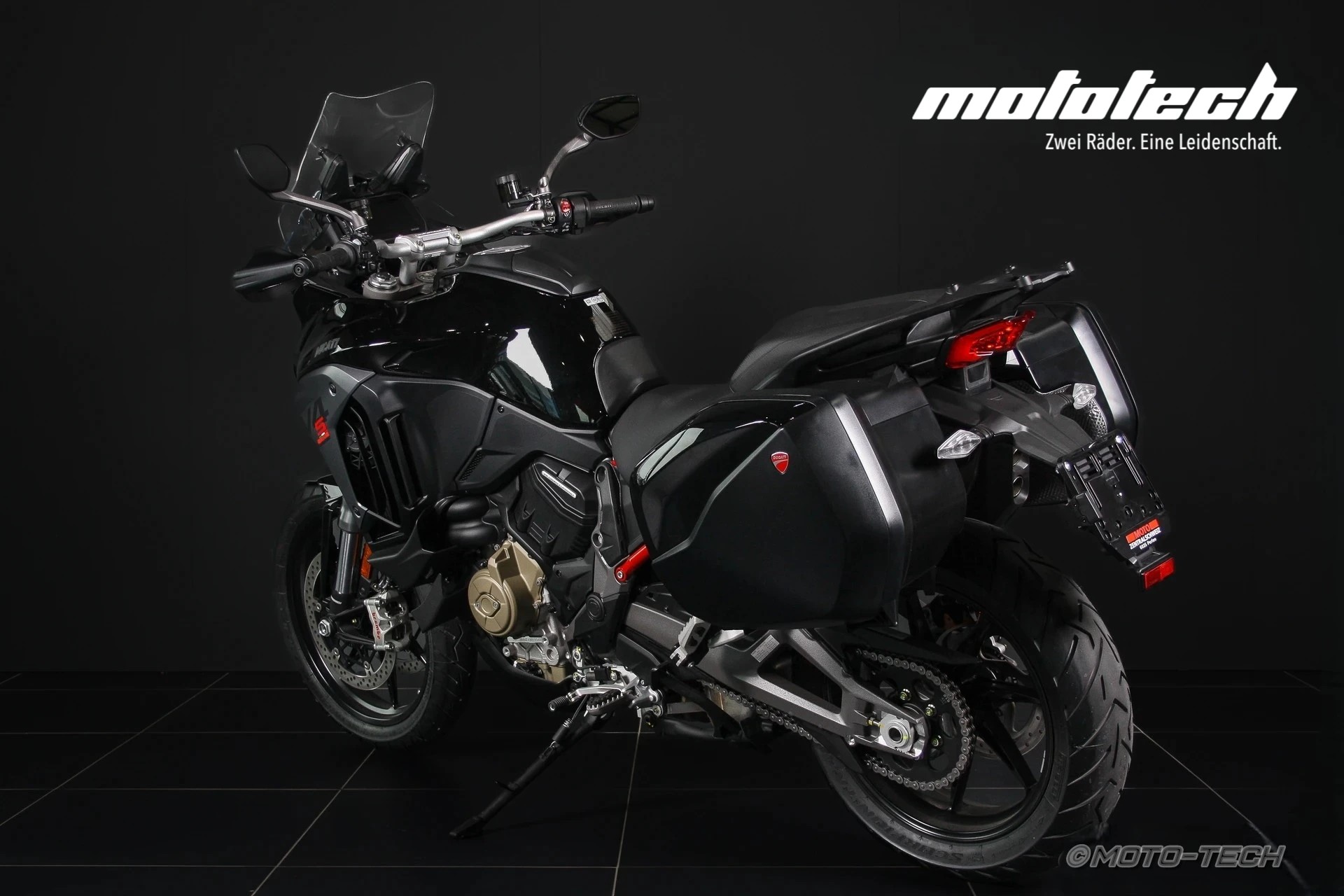 DUCATI Multistrada V4-showroom-element-2