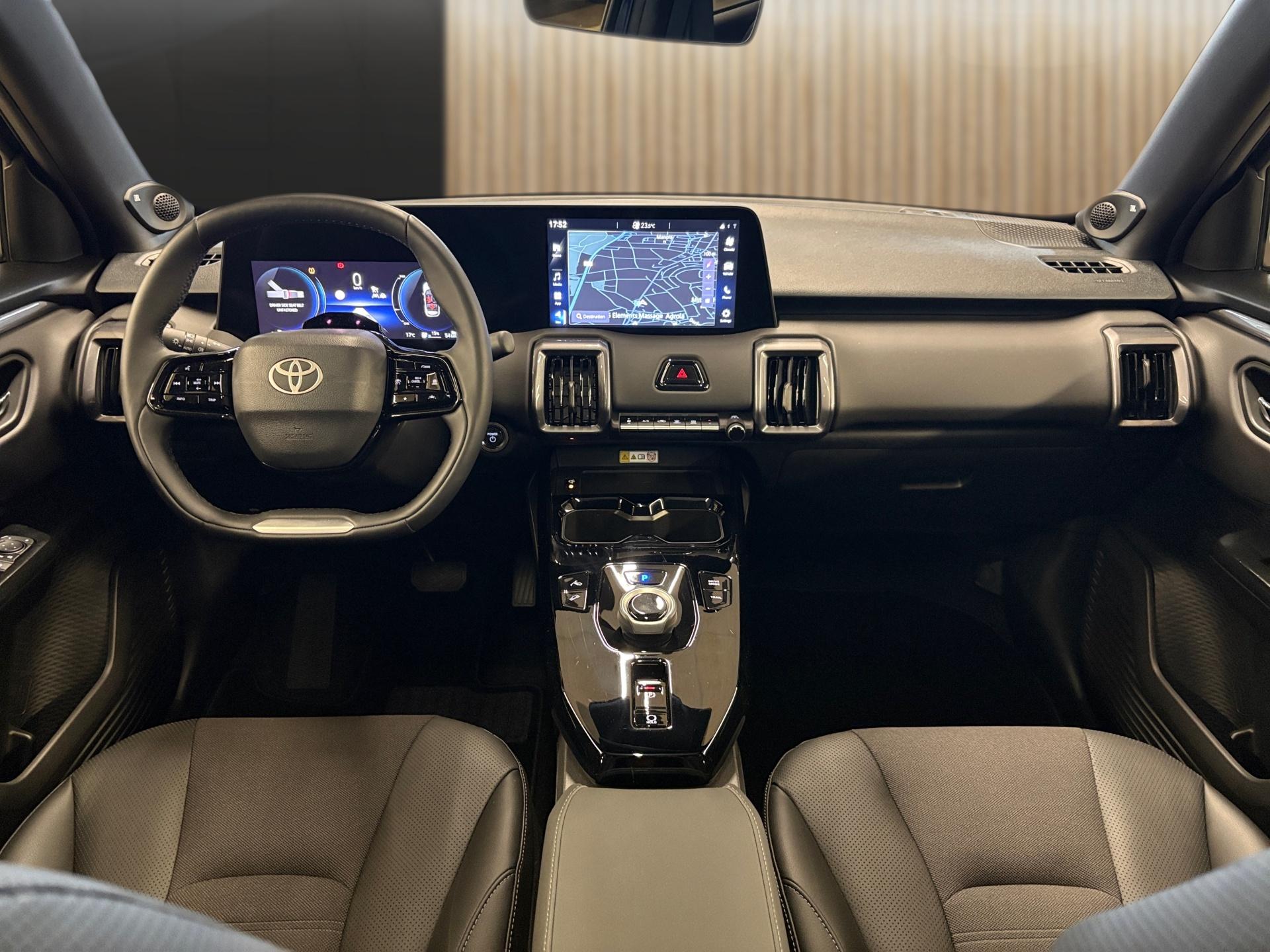 TOYOTA Urban Cruiser 61 kWh Premium AWD-image-12
