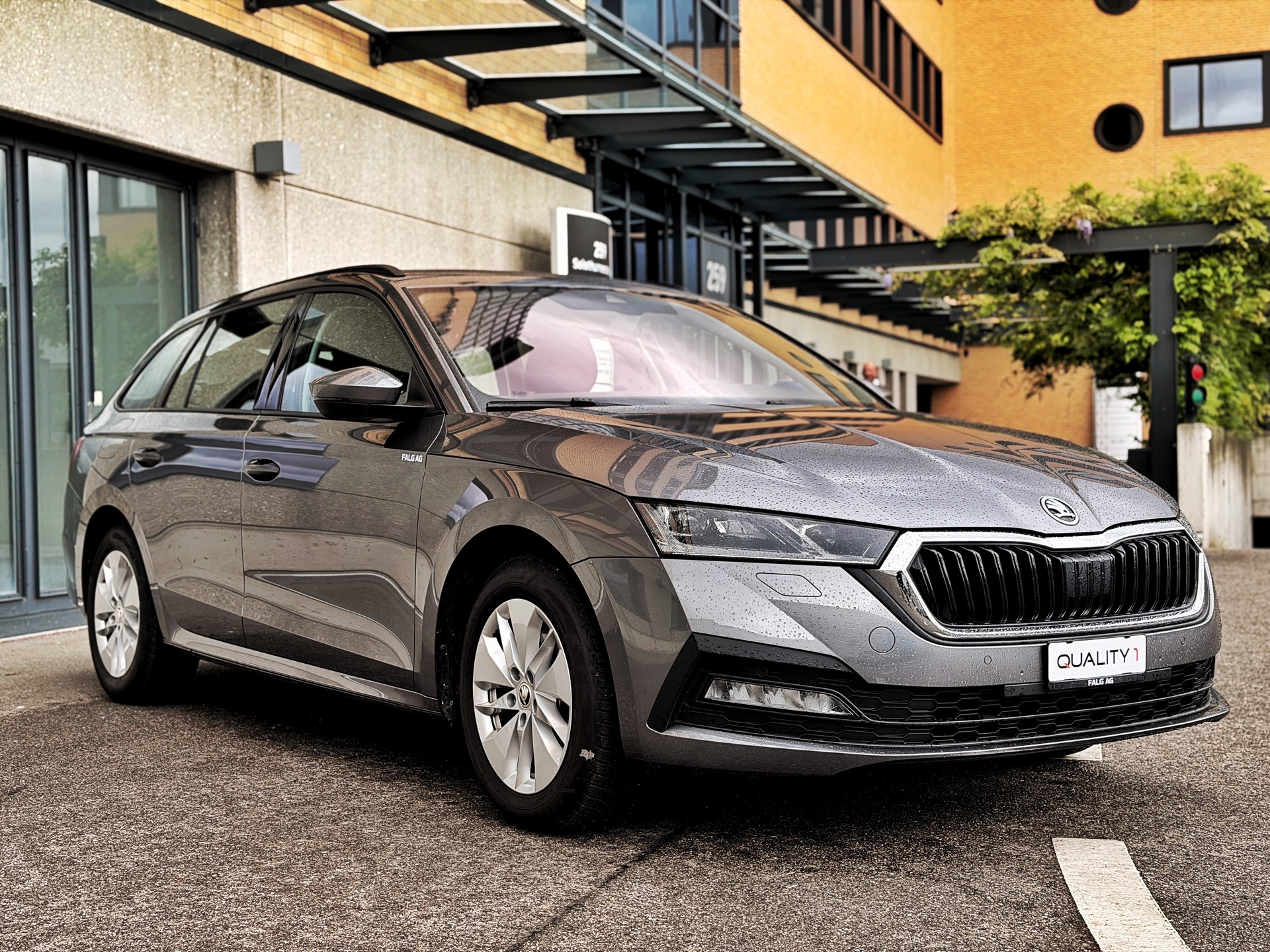 SKODA Octavia Combi 2.0 TDI DSG Ambition-image-7