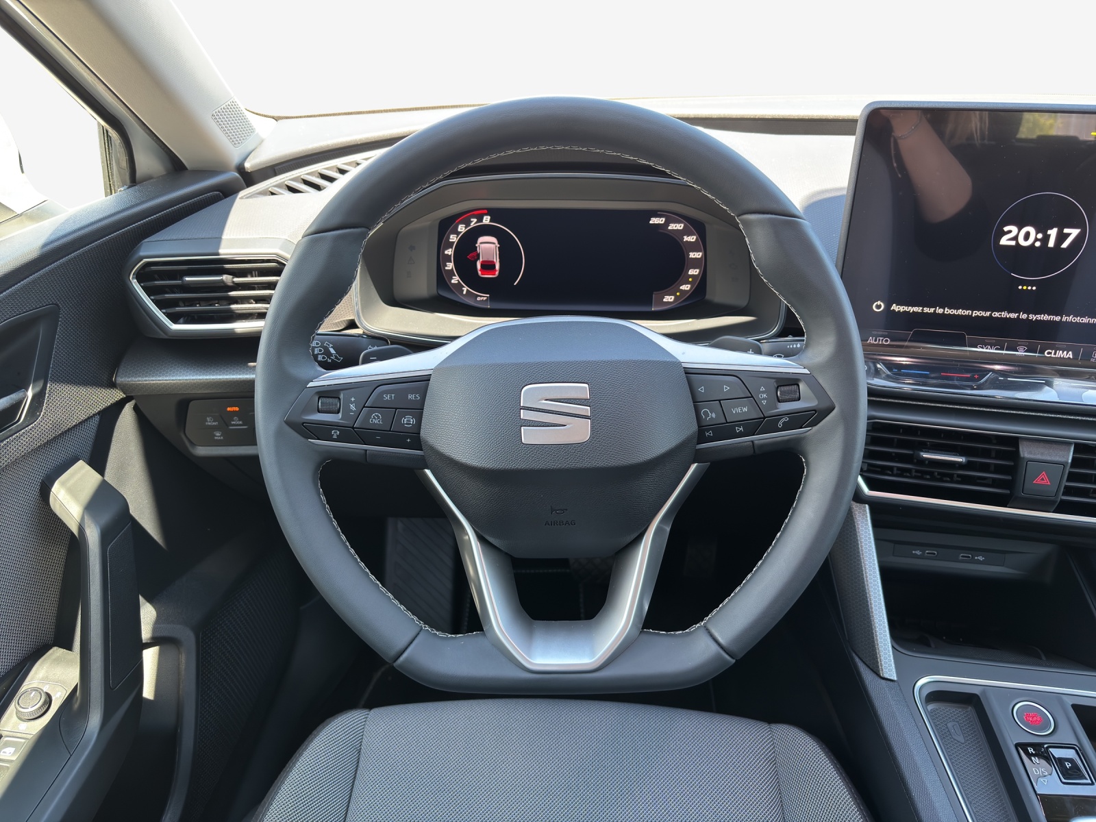SEAT Leon ST 1.5 eTSI mHEV DSG Style-image-9