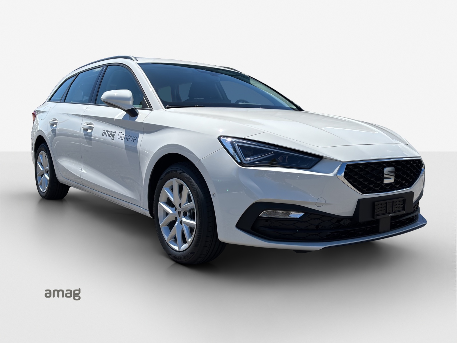 SEAT Leon ST 1.5 eTSI mHEV DSG Style-image-5