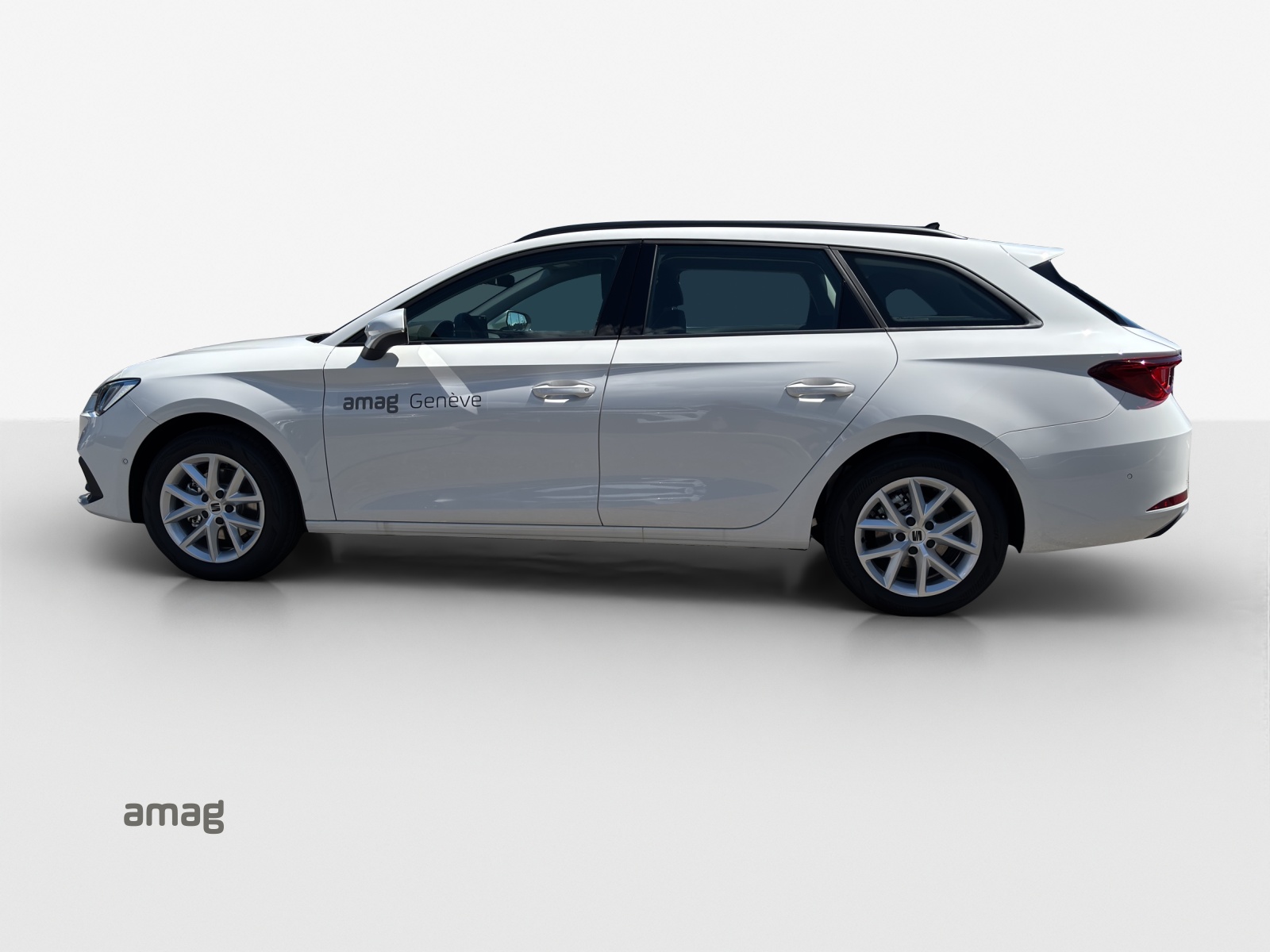 SEAT Leon ST 1.5 eTSI mHEV DSG Style-image-1