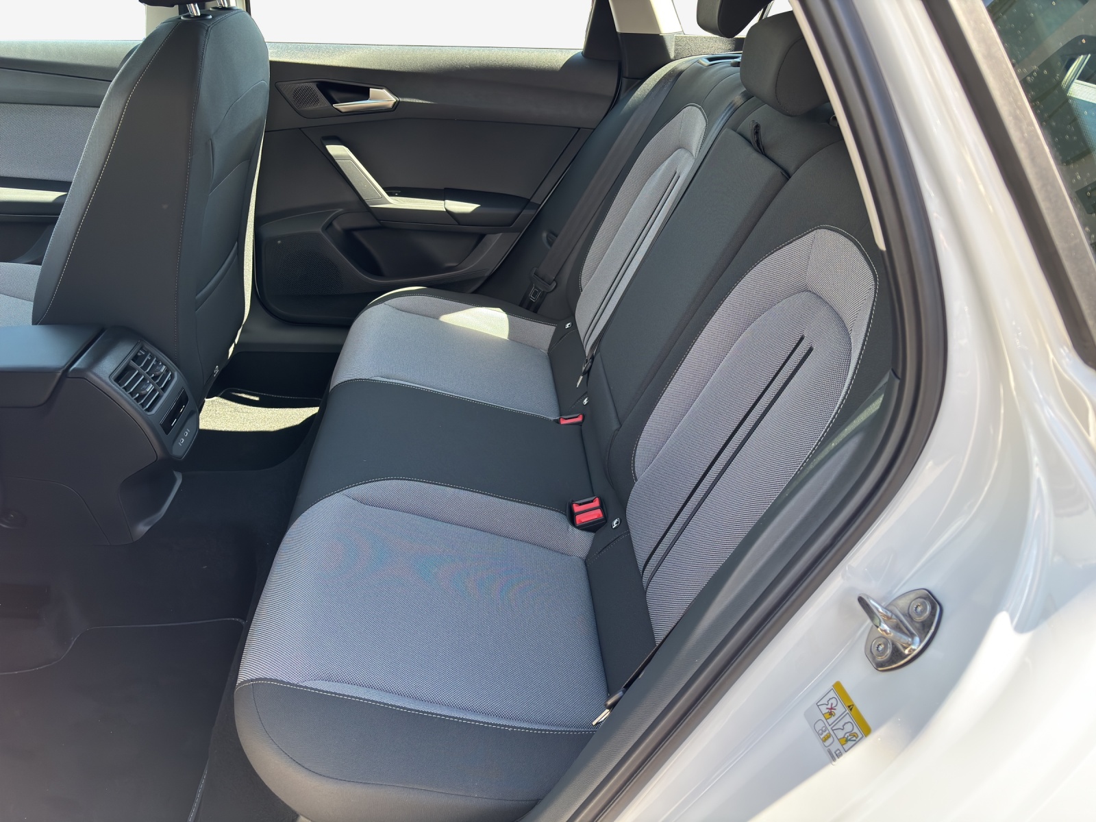 SEAT Leon ST 1.5 eTSI mHEV DSG Style-image-11