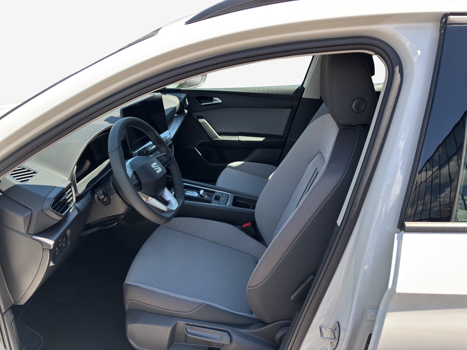 SEAT Leon ST 1.5 eTSI mHEV DSG Style-image-7
