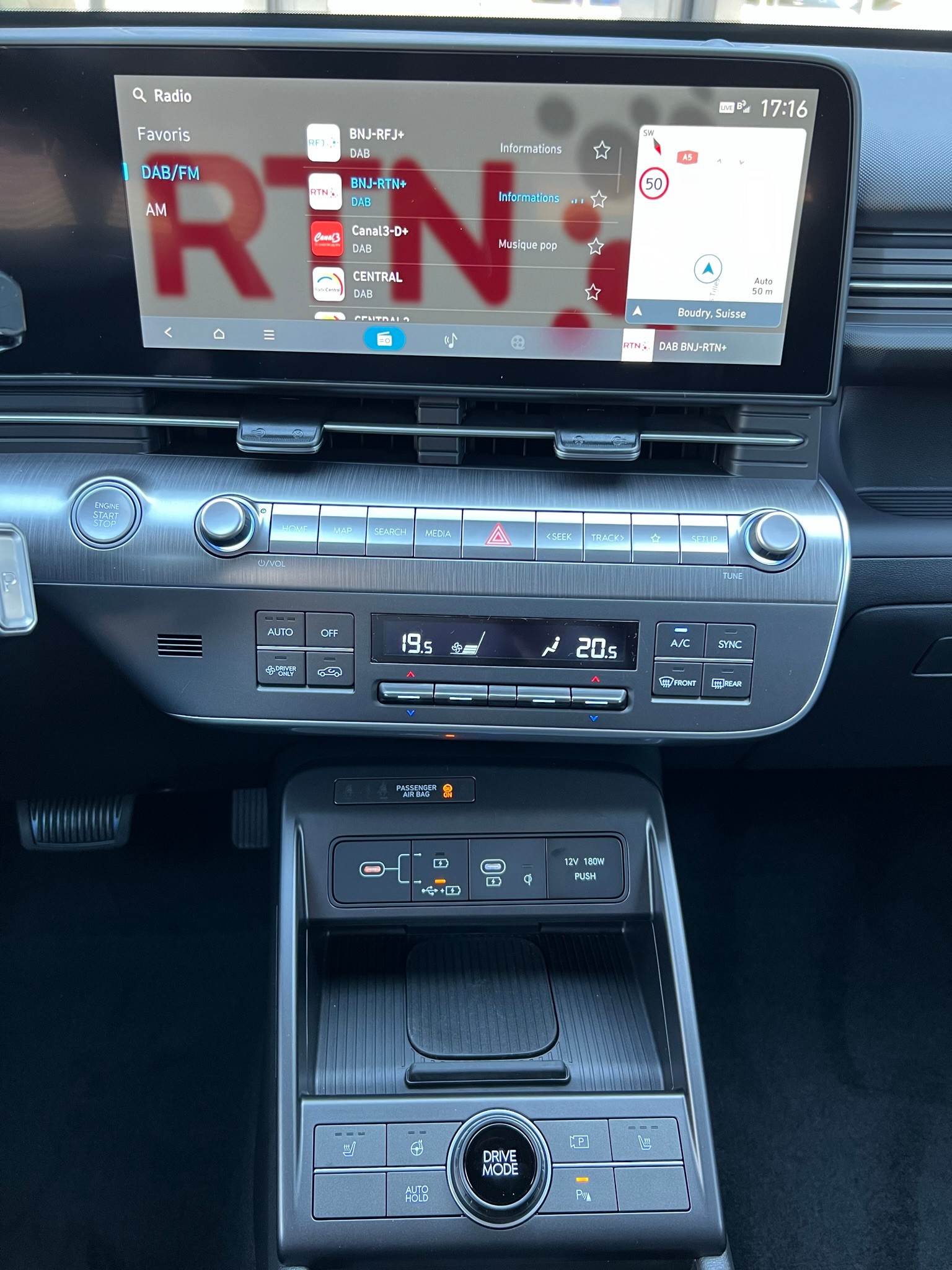 HYUNDAI Kona 1.6 GDi HEV Amplia DCT-image-13