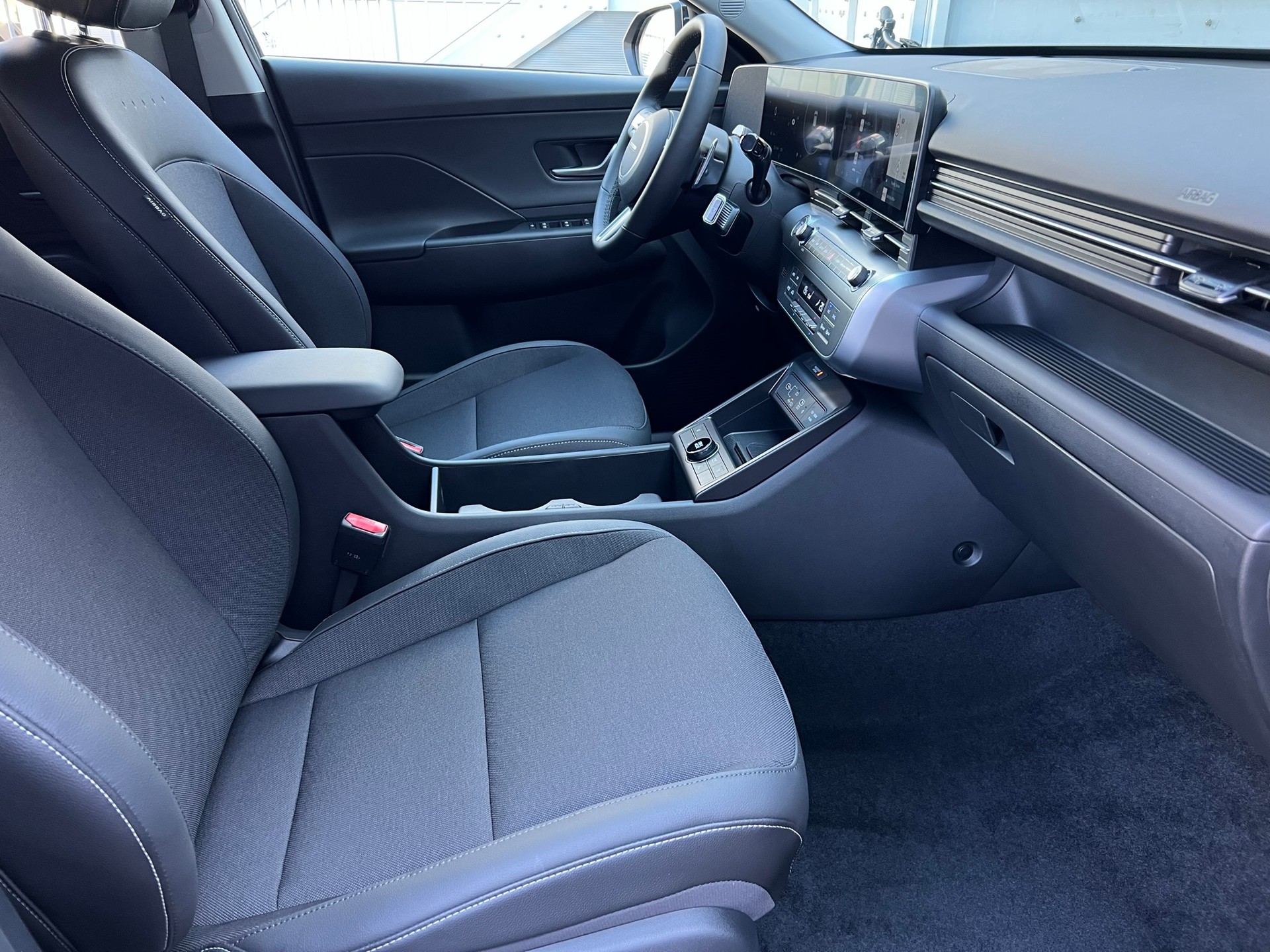 HYUNDAI Kona 1.6 GDi HEV Amplia DCT-image-8