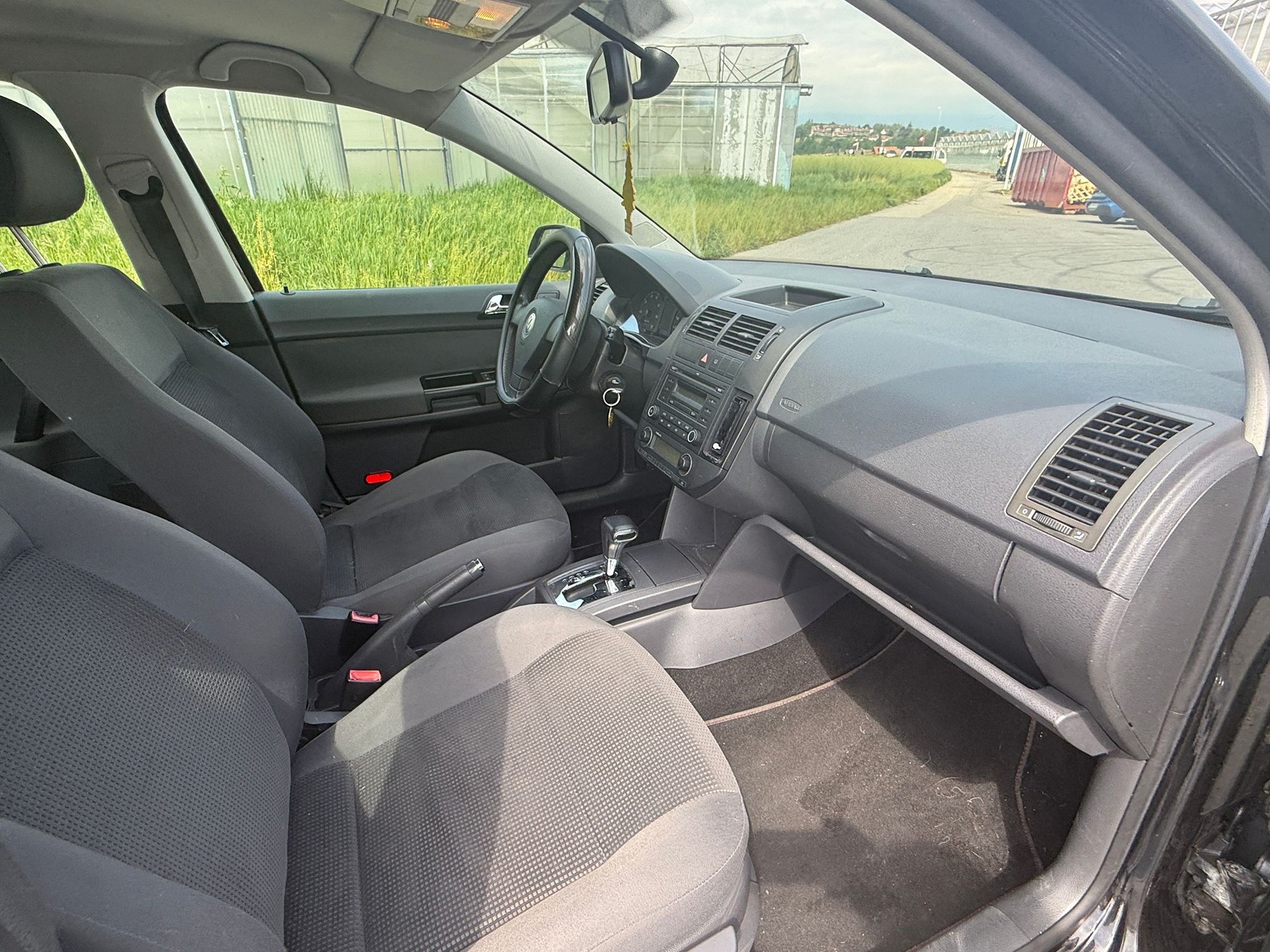 VW Polo 1.4 16V Comfortline Automatic-image-10
