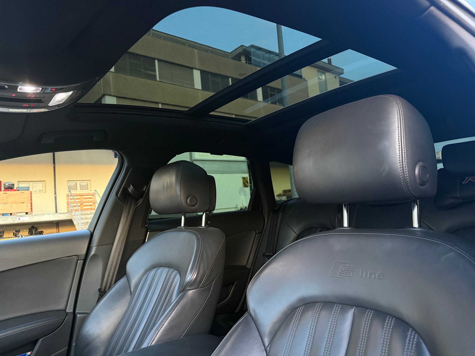 AUDI 3.0 V6 TFSI quattro S-Tr.-image-4