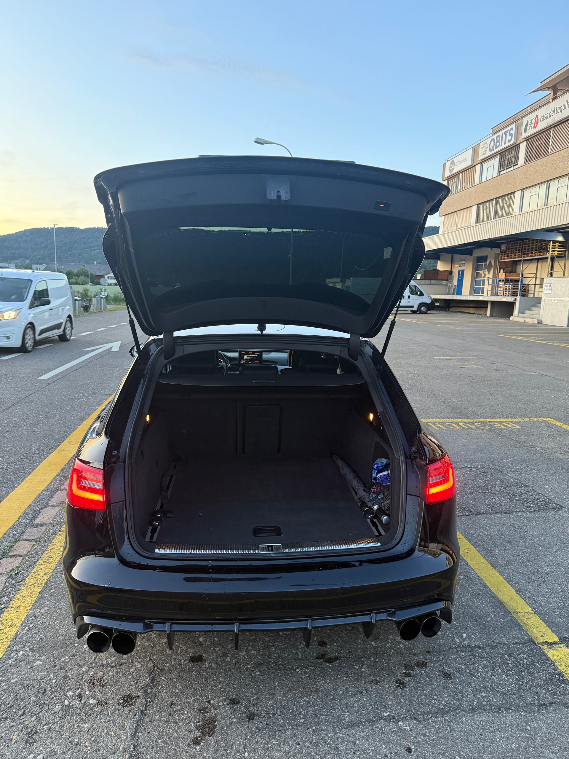 AUDI 3.0 V6 TFSI quattro S-Tr.-image-5