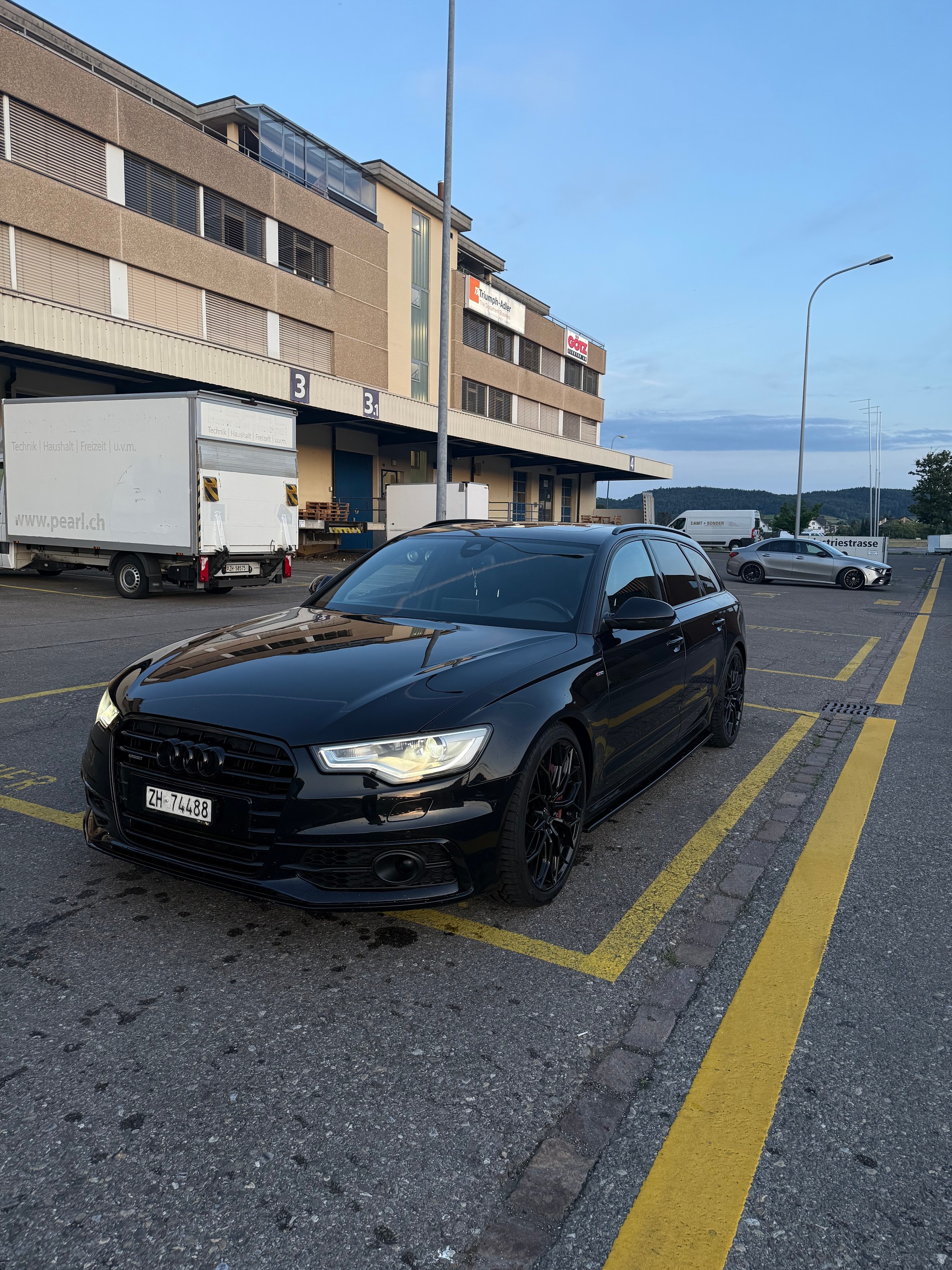 AUDI 3.0 V6 TFSI quattro S-Tr.-image-1