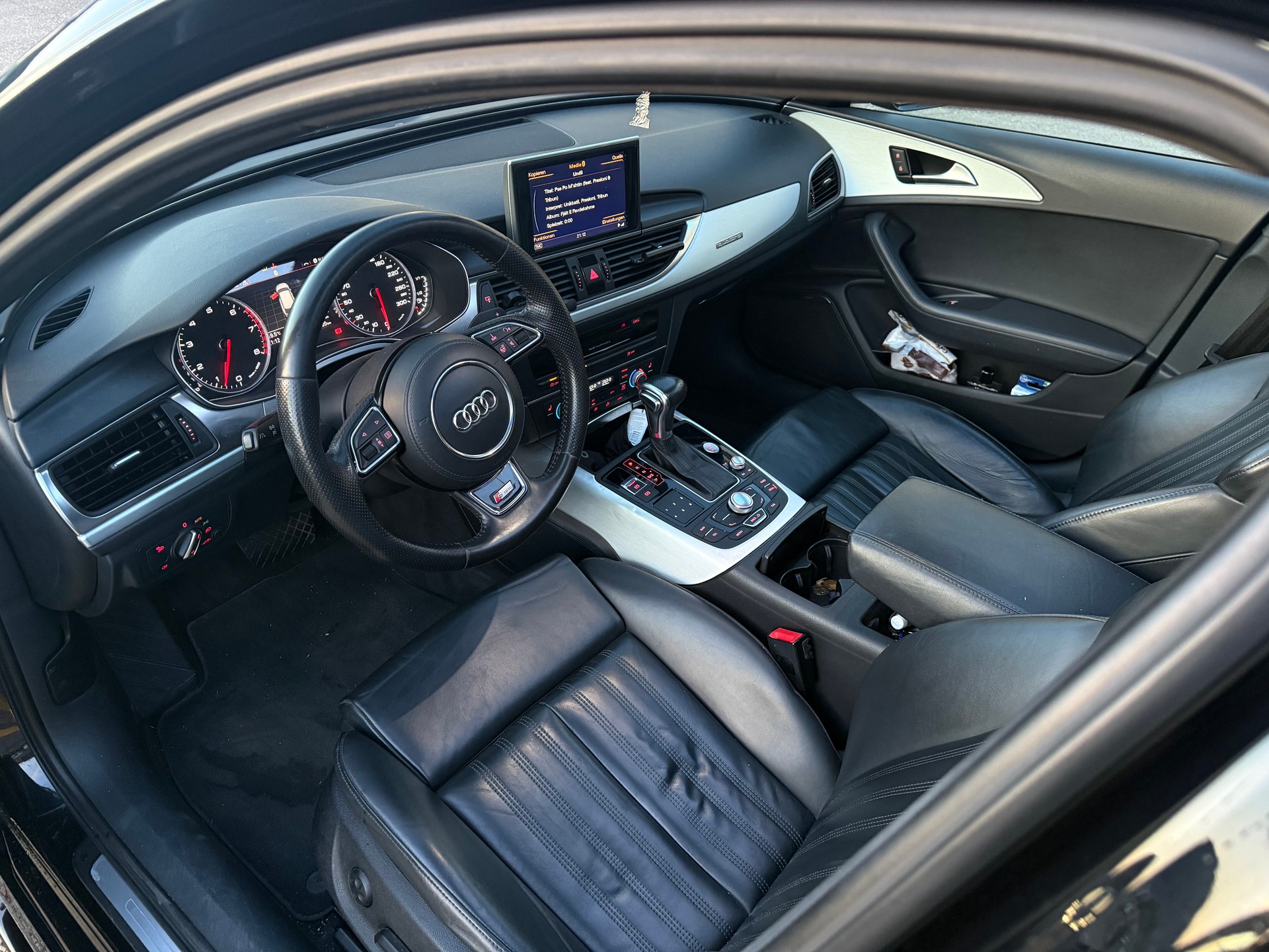 AUDI 3.0 V6 TFSI quattro S-Tr.-image-2