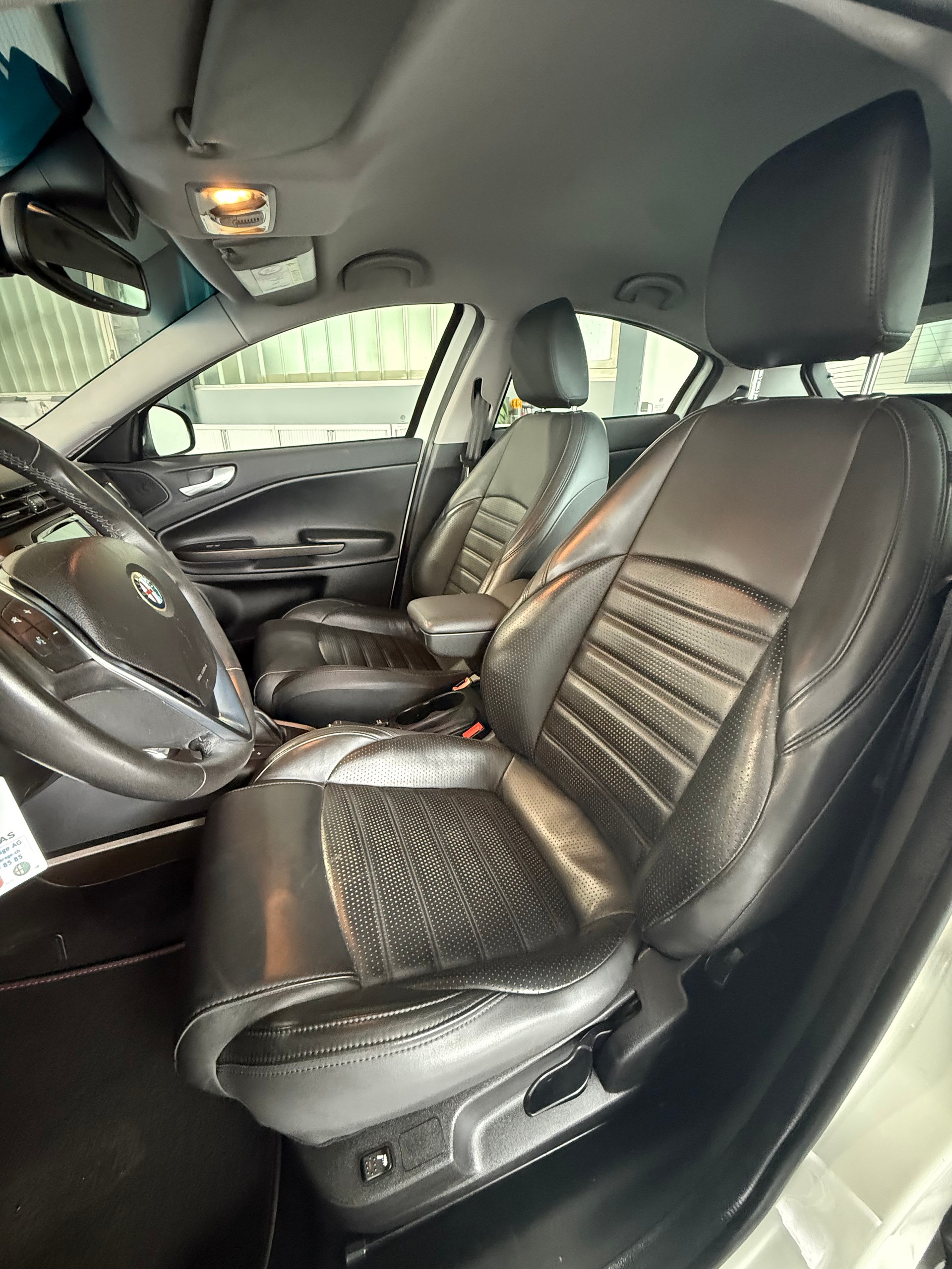 ALFA ROMEO Giulietta 1.4 MultiAir Distinctive TCT-image-5