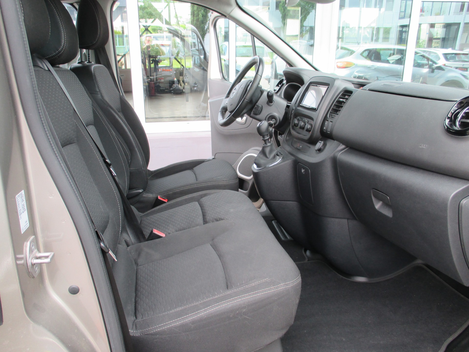 OPEL Vivaro 1.6 BiTurbo CDTI ecoFLEX 2.7t L1H1-image-12