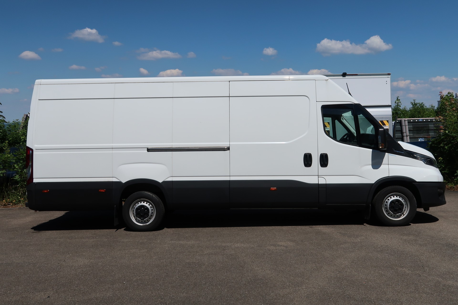 IVECO 35S16V Daily Eco Kasten Lang & Hoch-showroom-element-3