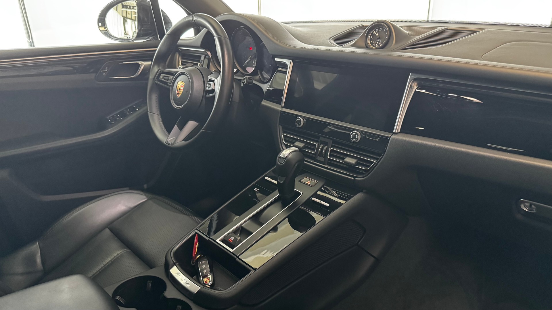 PORSCHE Macan 2.0 T-image-2
