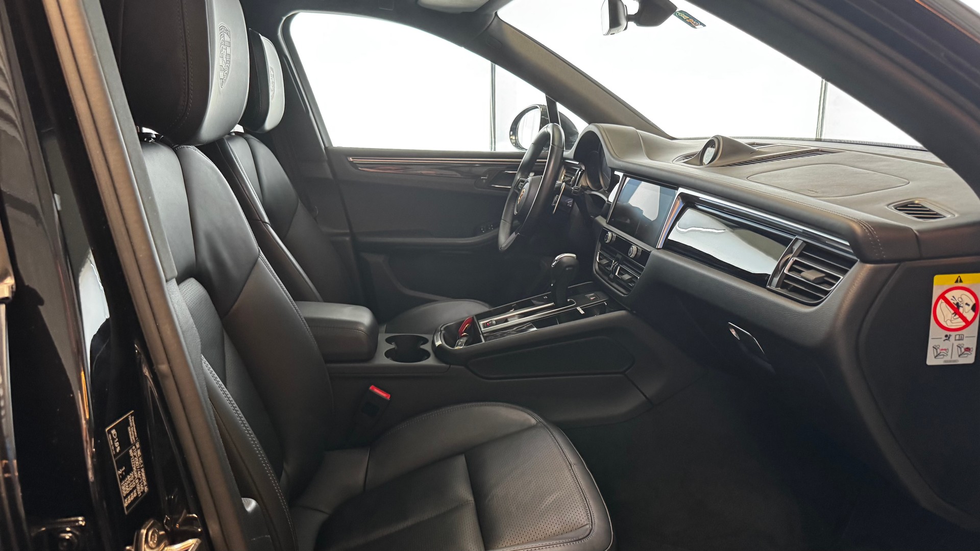 PORSCHE Macan 2.0 T-image-3