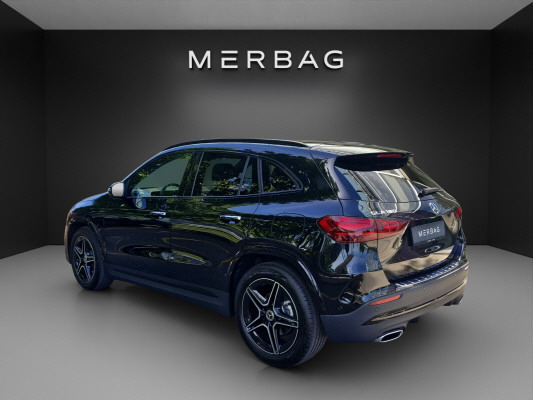 MERCEDES-BENZ GLA 180 7G-DCT-image-1