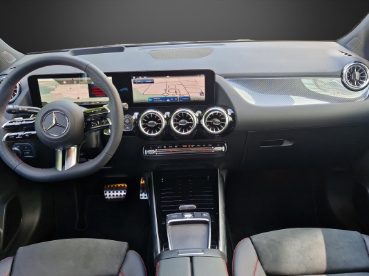 MERCEDES-BENZ GLA 180 7G-DCT-image-8