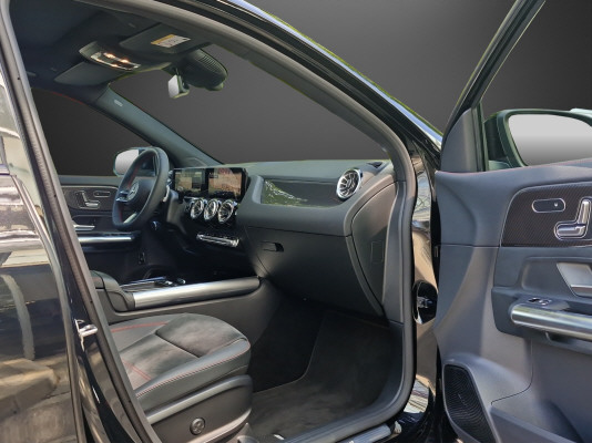 MERCEDES-BENZ GLA 180 7G-DCT-image-7