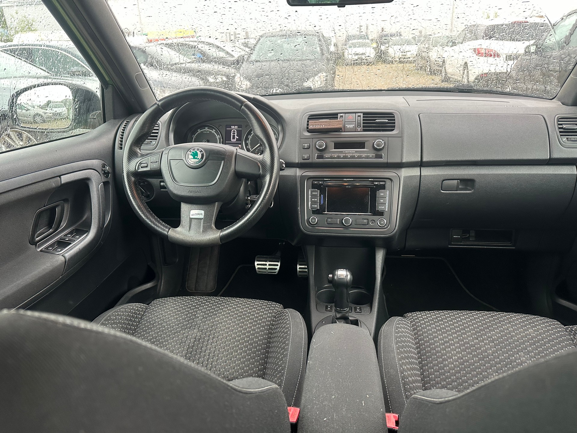 SKODA Fabia 1.4 TSI RS DSG-image-8
