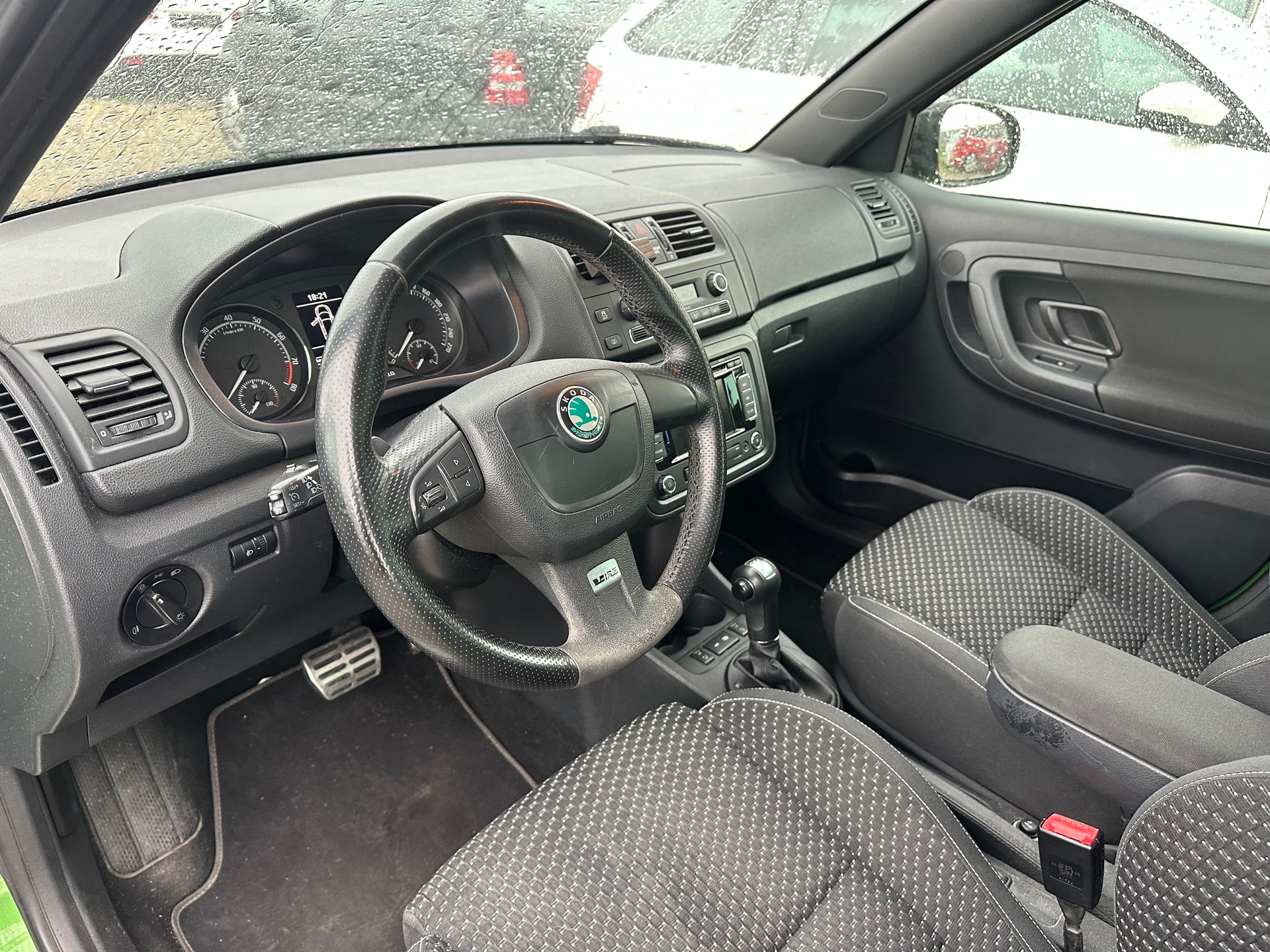 SKODA Fabia 1.4 TSI RS DSG-image-10